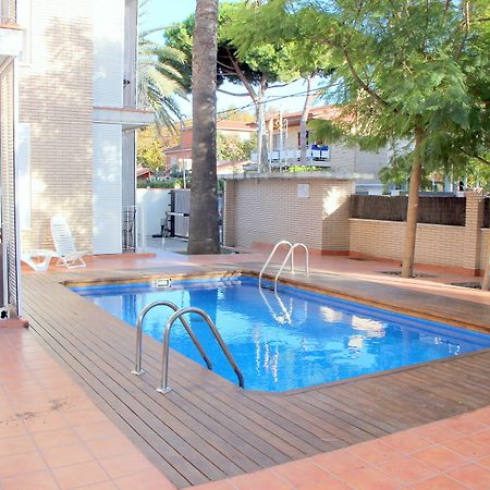 Apartamentos Caru Castelldefels Exterior photo