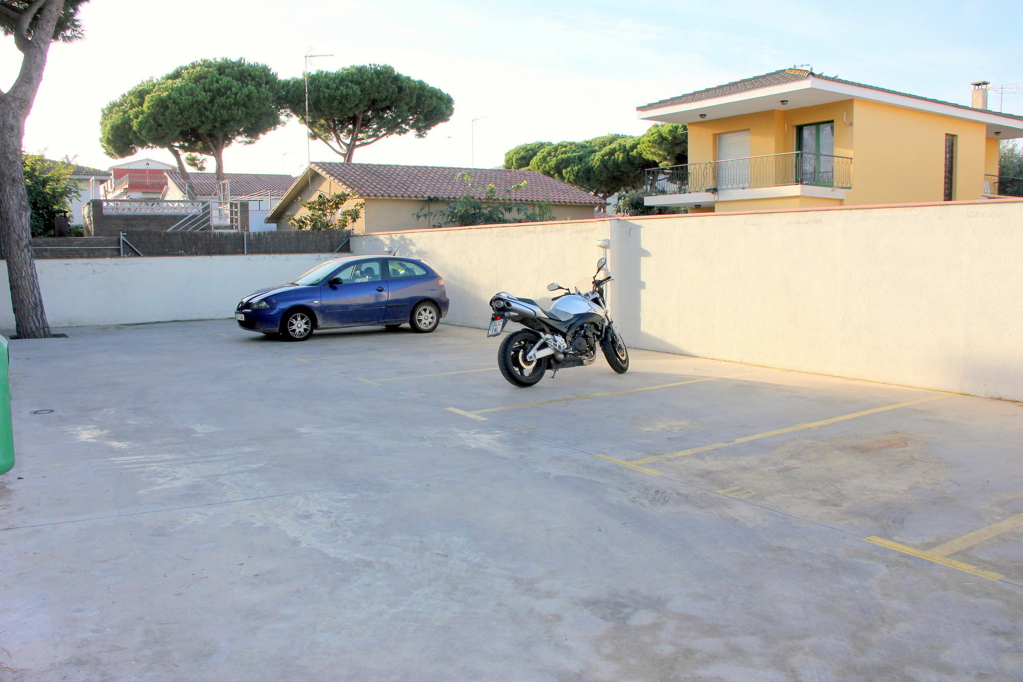 Apartamentos Caru Castelldefels Exterior photo